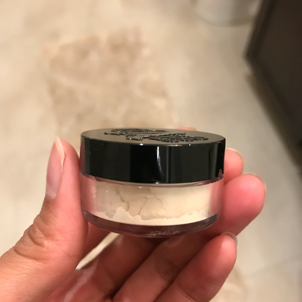 Kat Von D Translucent Powder